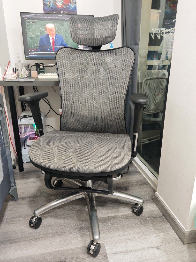 Ergonomic Office Chair with Headrest (Category: Chairs) located in Las Pinas. Submitted by grldn7 (Listing ID 1394631881, Image 1). Description: Sihoo M57 Ergonomic Office Chair - The Evolution of Ergonomic Comfort With Footrest Bought for 12,500 Negotiable Condition: 8.5/10 - Ergonomic design for comfort - Breathable mesh back and seat - Includes headrest and armrests - Sturdy base with wheels - Suitable for long hours of use.