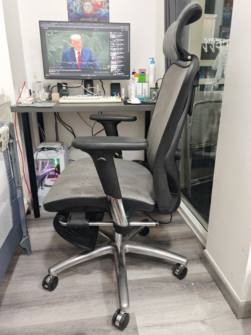Ergonomic Office Chair with Headrest (Category: Chairs) located in Las Pinas. Submitted by grldn7 (Listing ID 1394631881, Image 2). Description: Sihoo M57 Ergonomic Office Chair - The Evolution of Ergonomic Comfort With Footrest Bought for 12,500 Negotiable Condition: 8.5/10 - Ergonomic design for comfort - Breathable mesh back and seat - Includes headrest and armrests - Sturdy base with wheels - Suitable for long hours of use.