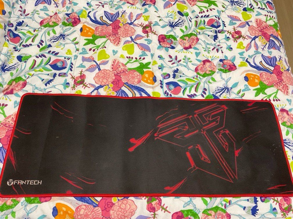 FANTECH GAMING MOUSEPAD (Category: Other Accessories) located in Santa Rosa. Submitted by declutter.jenjen (Listing ID 1394608326, Image 1). Description: hindi masyado gamit, nakatambak lang kaya medyo madumi. needs wash lang.