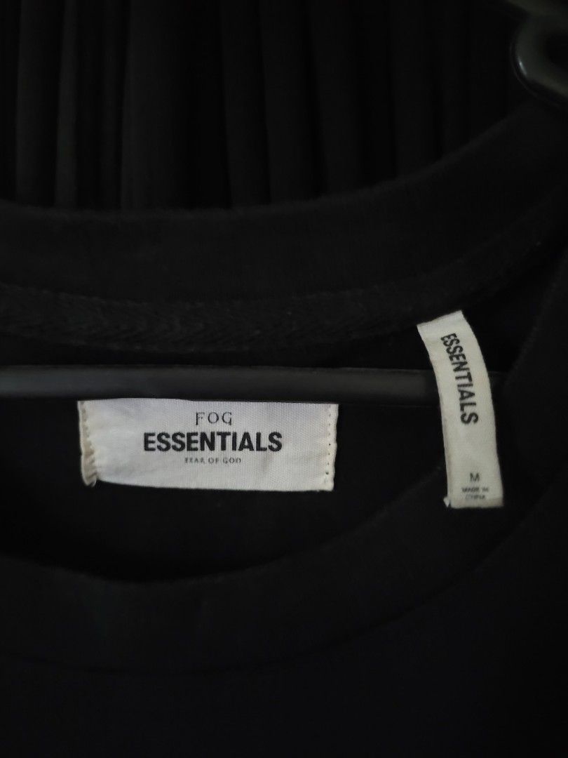 Fear Of God Essentials Boxy Graphic Tee (Category: Tshirts & Polo Shirts ) located in Quezon City. Submitted by vcluterring (Listing ID 1394702078, Image 3). Description: WTS / LFB Fear Of God Essentials Boxy Graphic Tee *Color may vary due to lighting ** AUTHENTIC ** No issue ** 10/10 color rate Black Size Medium (Oversized) 32.5L x 24.5W 2.5k Meetup Trinoma / SM North / Vertis North Lalamove / Angkas Padala ~ Buyer will shoulder the sf Rfs Decl