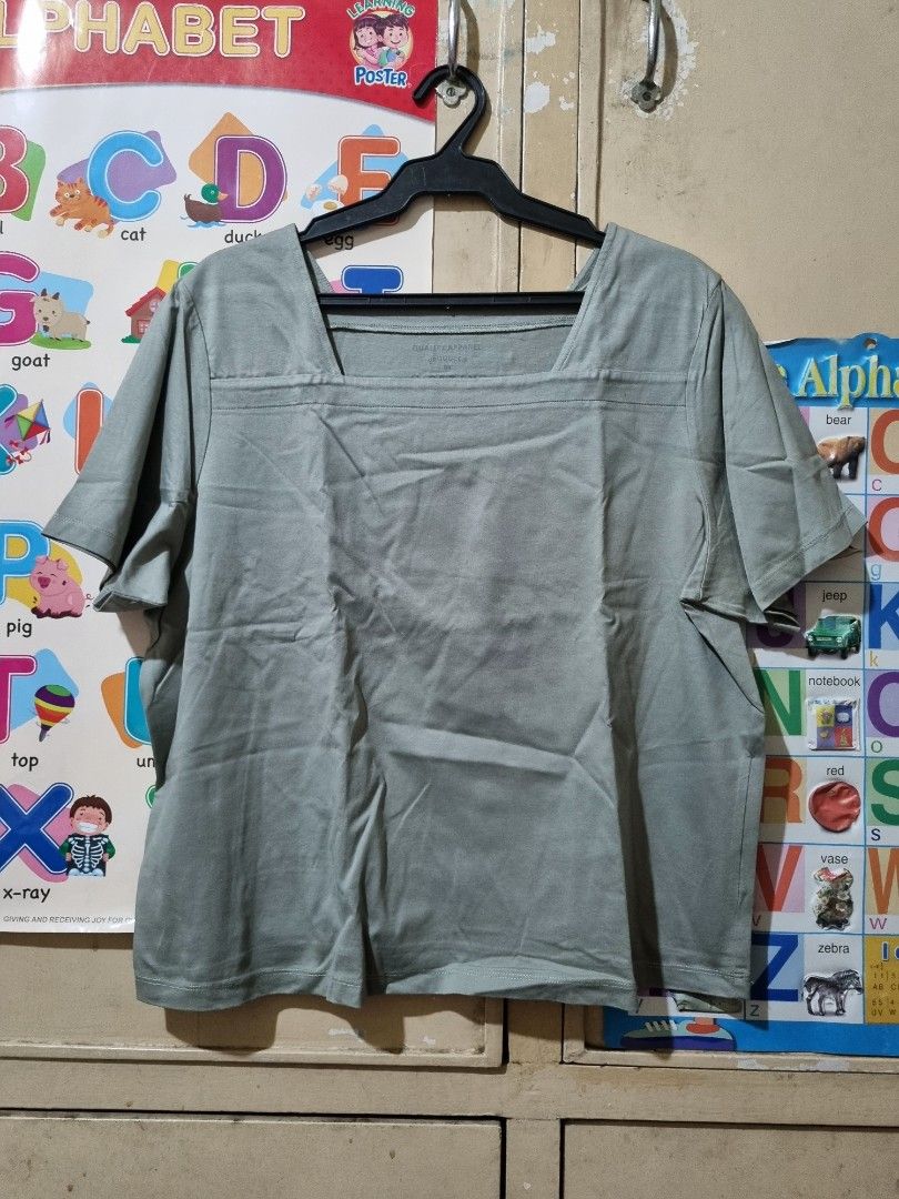 Giordano Square Neck Top (Category: Blouses) located in Quezon City. Submitted by stylemd (Listing ID 1394621750, Image 2). Description: - Giordano top - Light green color - Size L - Square neckline - Short sleeves - Made in China - Simple, clean design - Ideal for casual wear.