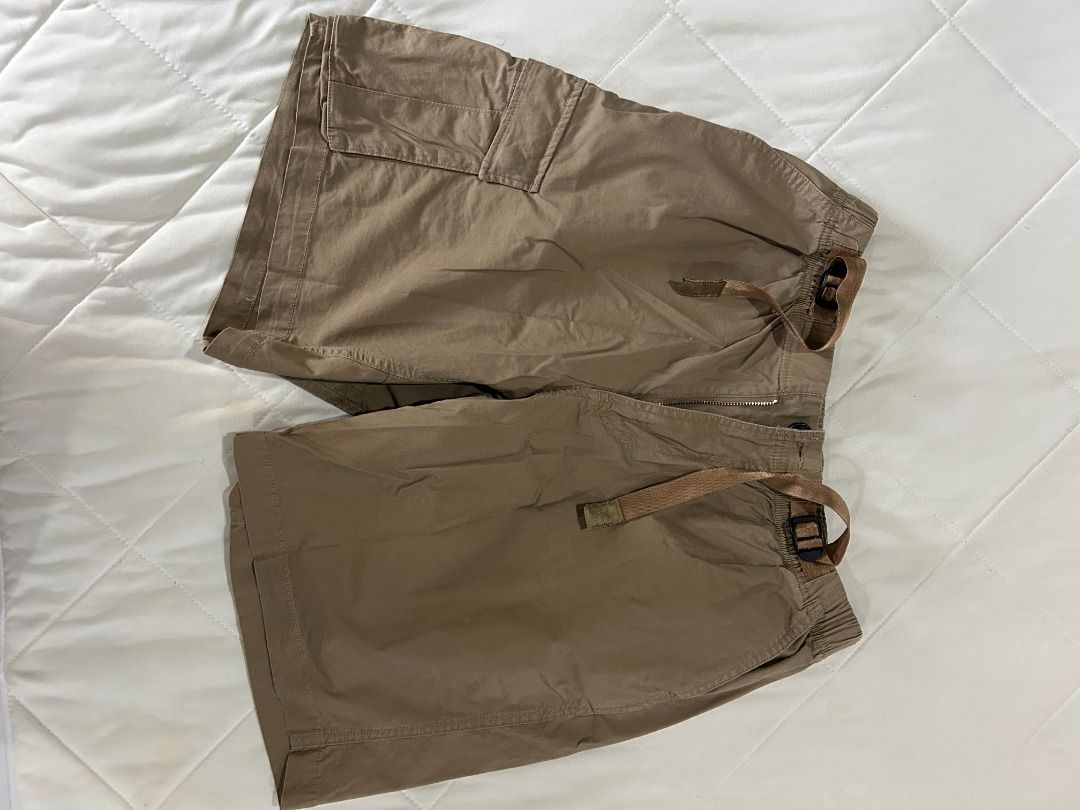 Gramicci x Beams Shorts (Category: Shorts) located in Manila. Submitted by decluttteringz (Listing ID 1394611361, Image 1). Description: - Gramicci x Beams collaboration - Khaki shorts - Size: M (US) / S (EU) - Features: - Built-in belt - Cargo pocket - Elastic waistband.
