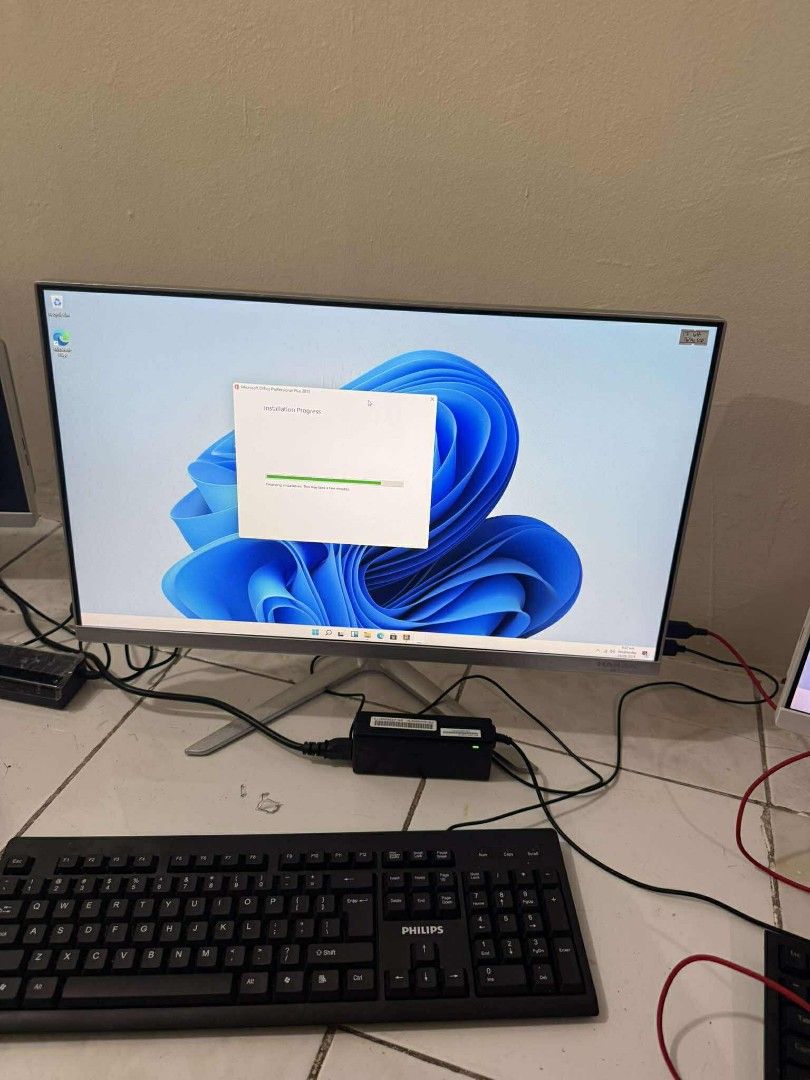 Hailan x6 and Hailan g4 (Category: Monitor Screens) located in Manila. Submitted by lhainelovi71994 (Listing ID 1394609120, Image 3). Description: Hailan x6 and Hailan g4 I3 6th gen Intel UHD Graphics 530 16gb ram 240gb ssd Windows 11 pro OS Ms office installed Free mouse and keyboard 💸💸 6,300 each Location: San Andres bukid manila Pick up or deliver.