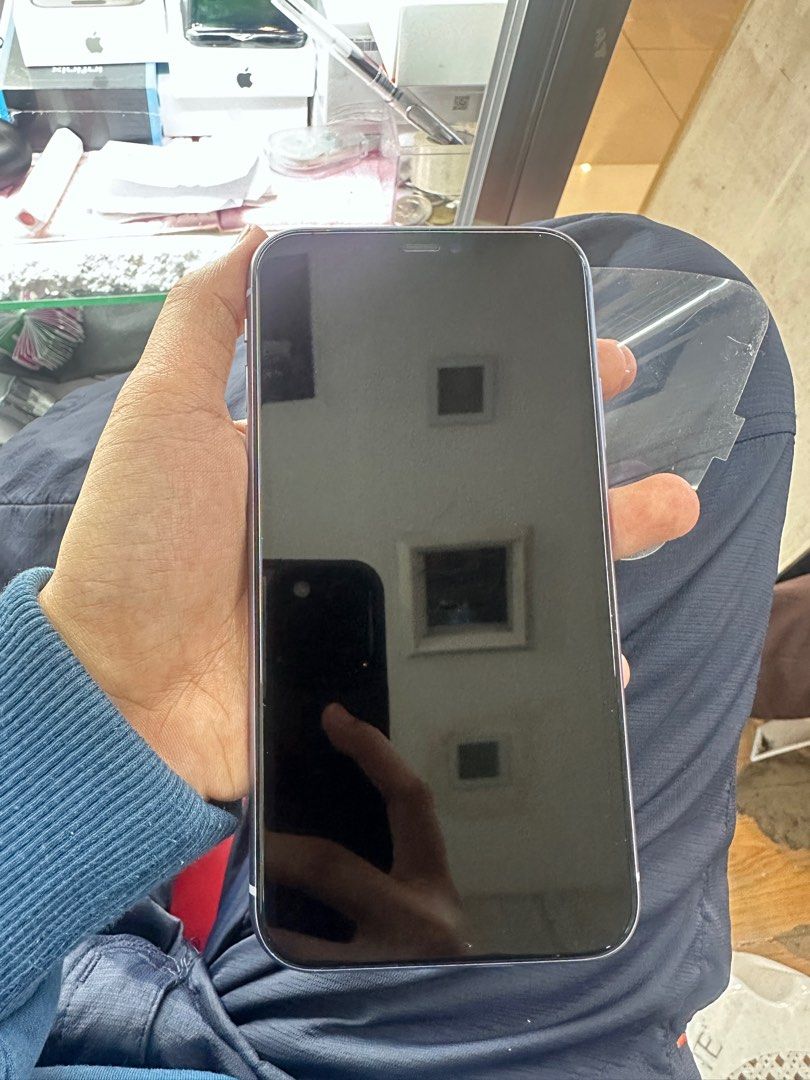 IPHONE 11 128Gb (Category: iPhone 11 Series) located in San Juan City. Submitted by kemberly_dimple18 (Listing ID 1394709759, Image 2). Description: IPHONE 11 128gb PURPLE .