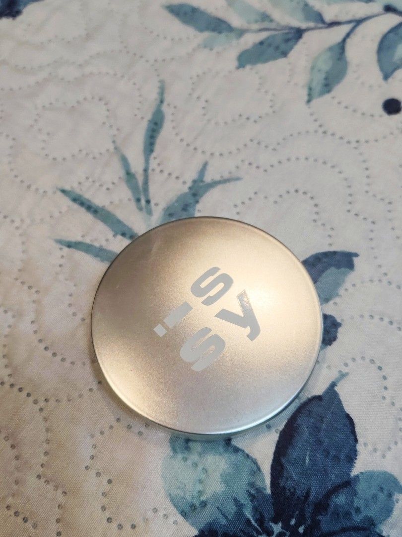 Issy True Flex Perfecting Powder - Medium/Tan (Category: Makeup) located in Davao. Submitted by dlfontanilla (Listing ID 1394758542, Image 3). Description: - Issy & Co. True Flex Perfecting Powder - Shade: Medium/Tan - Includes a mirror - Net Weight: 8 g / 0.28 oz - Designed for medium to tan skin tones - Comes with the original box RFS: Not my shade. Just used it once para magswatch pero di ko talaga shade :( - Expiration: 04/2027.