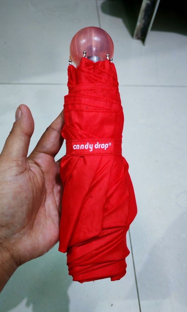 Japan surplus folding umbrella (Category: Umbrellas) located in Quezon City. Submitted by plantcorner (Listing ID 1394684250, Image 2). Description: Wala lang po ung cane or ung takip sa ulo niya pero like new po..