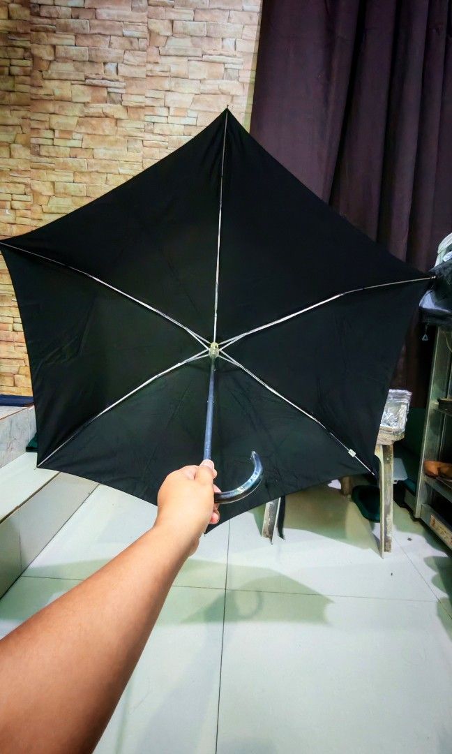 Japan surplus folding umbrella (Category: Umbrellas) located in Quezon City. Submitted by plantcorner (Listing ID 1394686186, Image 2). Description: .