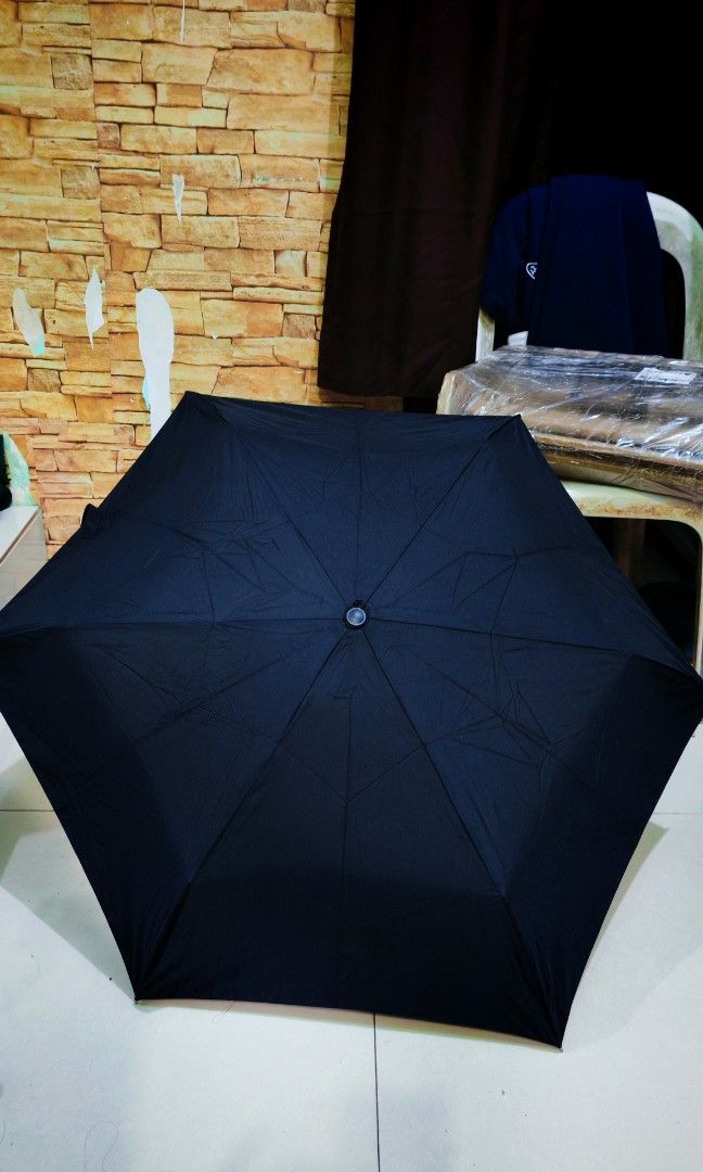 Japan surplus folding umbrella (Category: Umbrellas) located in Quezon City. Submitted by plantcorner (Listing ID 1394686186, Image 1). Description: .