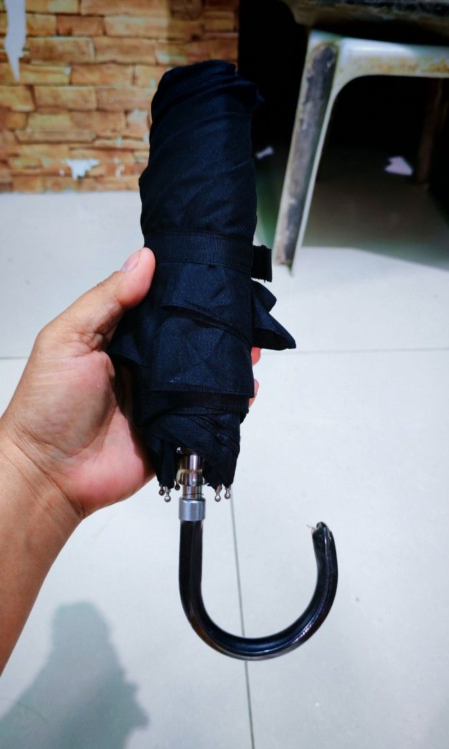 Japan surplus folding umbrella (Category: Umbrellas) located in Quezon City. Submitted by plantcorner (Listing ID 1394686186, Image 3). Description: .