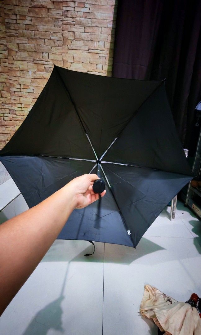 Japan surplus folding umbrella (Category: Umbrellas) located in Quezon City. Submitted by plantcorner (Listing ID 1394686583, Image 2). Description: .
