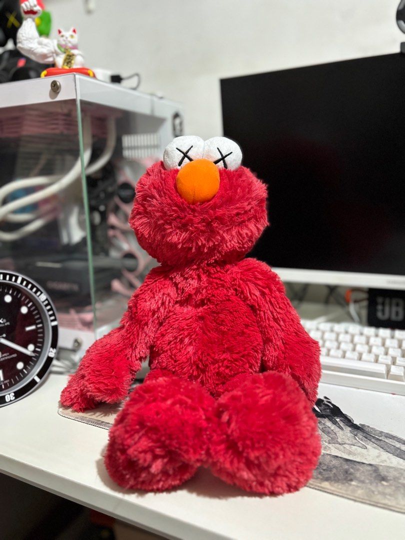 Kaws Elmo Uniqlo Plush Toy (Category: Plushies & Soft Toys) located in Manila. Submitted by jey09 (Listing ID 1394773588, Image 1). Description: Kaws Elmo Sesame Street Uniqlo Plush •Authentic •2018 release •Good condition •No paper tags Price: ₱1500.
