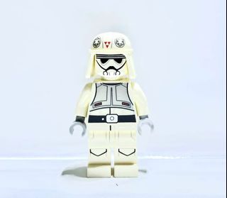 (Category: ) located in . Submitted by minifigs200 (Listing ID 1394692640, Image 1). Description: .