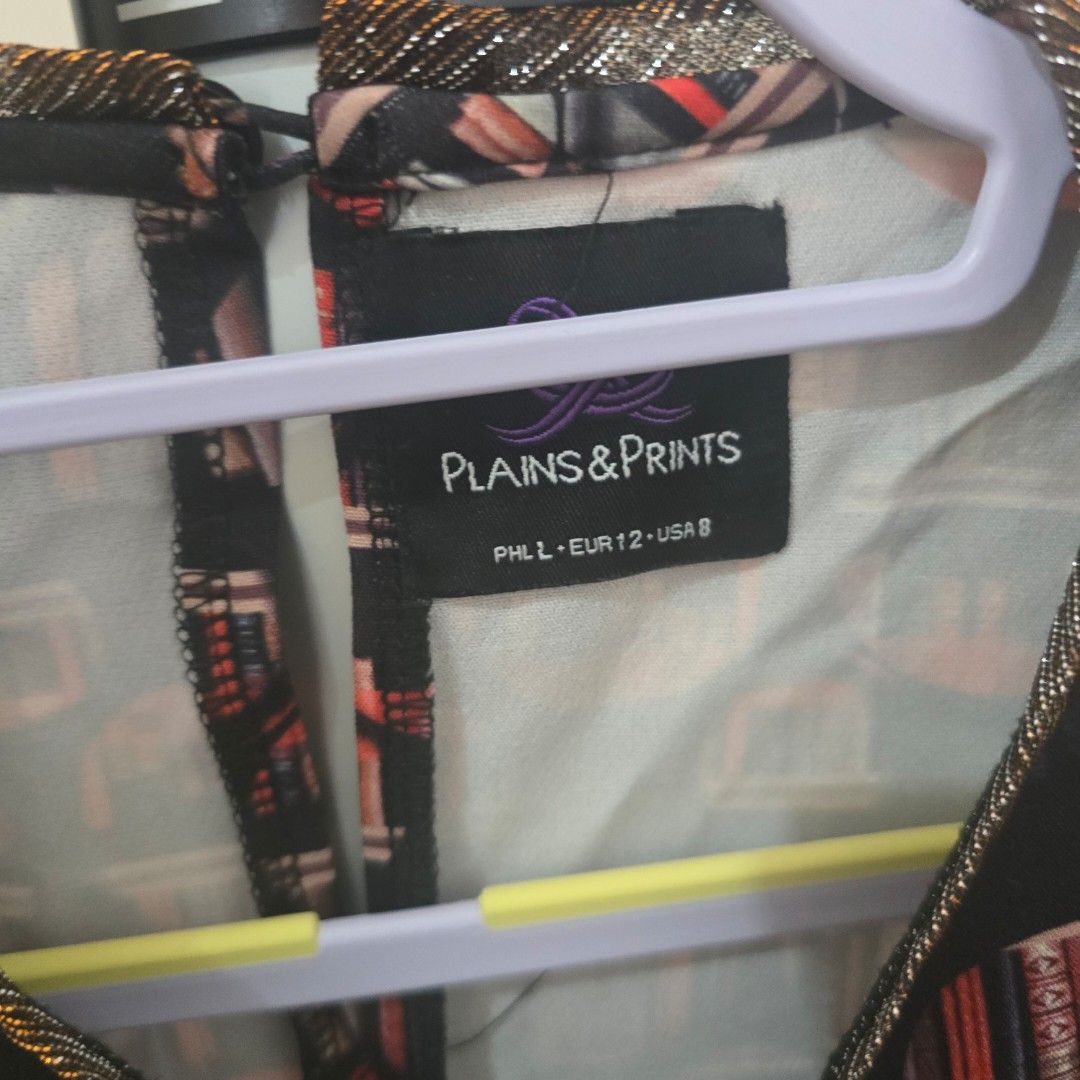 Plains and Prints (Category: Blouses) located in Manila. Submitted by teepee2021 (Listing ID 1394628622, Image 2). Description: .