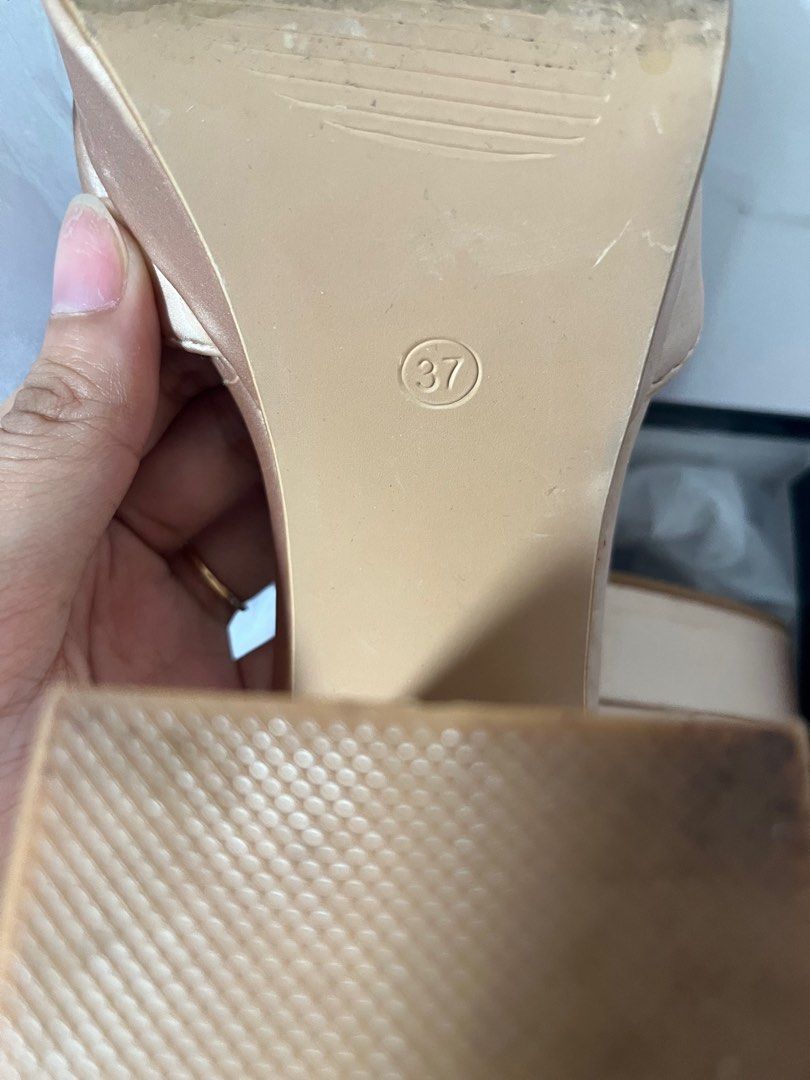 Platform Heels | Figlia (Category: Heels) located in Pasay City. Submitted by cesioa (Listing ID 1394653838, Image 3). Description: Used once only (wedding) Champagne Color 4inch heels Comfortable to walk with .