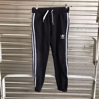 Adidas jogger Dijual hingga 12 tahun Carousell Indonesia