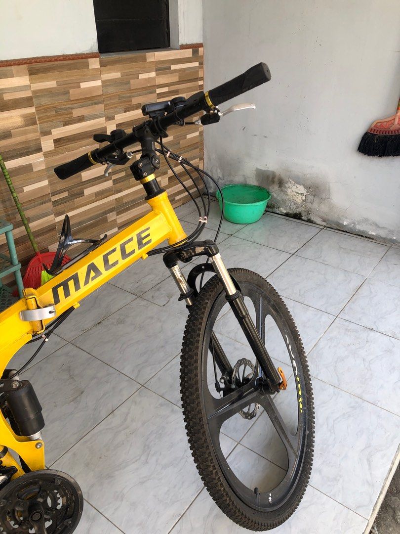 Sepeda Macce SEPEDA GUNUNG LIPAT MACCE KUNING, Olah Raga, Sepeda di Carousell