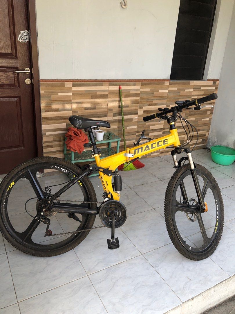 Sepeda Macce SEPEDA GUNUNG LIPAT MACCE KUNING, Olah Raga, Sepeda di Carousell