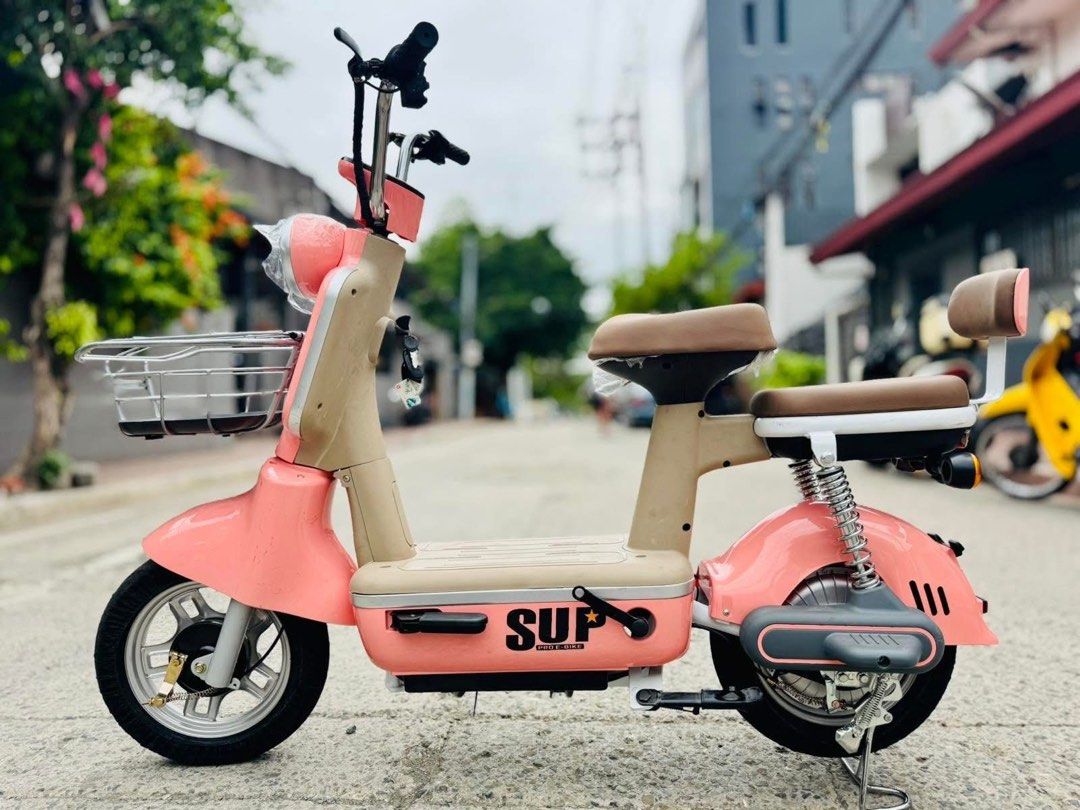 “SUPREMO” 2 WHEELS EBIKE😍 (Category: Bicycles) located in Marikina City. Submitted by keionlines85428 (Listing ID 1394661533, Image 2). Description: “SUPREMO” 2 WHEELS EBIKE😍 with Keyless and Tap Card operate 👌 ANG GANDA NITO GUYS MURA PA😱 PANG SERVICE SA SCHOOL, WORK DAHIL MAHAL ANG PAMASAHE AT GASOLINA. 🫰 (500watts 48v20ah) 15,000 (350watts 48v12ah) 13,000 capacity load 150kg Specification‼️‼️‼️ 14”x2.50” Tubeless Tire Anti-theft alarm Dig