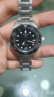(Category: ) located in . Submitted by WellWatches (Listing ID 1394637774, Image 1). Description: .