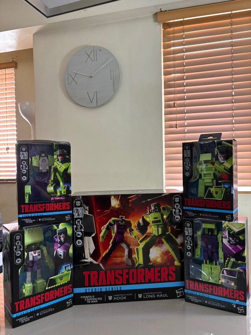 Transformers SS86 | Devastator Complete Set (Category: Action & Battle Toys) located in Makati City. Submitted by rye16 (Listing ID 1394622684, Image 1). Description: Complete Devastator combiner brand new.