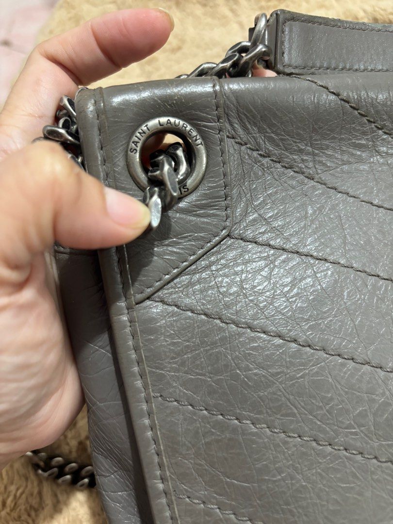 ysl 2way nikki (Category: Luxury Bags & Wallets) located in Rizal. Submitted by riri.rarapreloved (Listing ID 1394618251, Image 3). Description: used may mga sign of used ganda pa.
