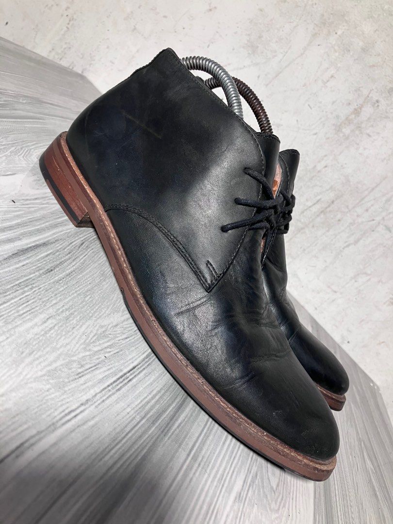 ALDO SHOES SIZE 7. MEN (Category: Casual Shoes) located in General Mariano Alvarez. Submitted by adonid (Listing ID 1394879762, Image 1). Description: ALDO SHOES SIZE 7. MEN .GOOD CONDITION ORIGINAL ALDO NORMAL SIGN OF USAGE ONLY 500 Gma cavite.