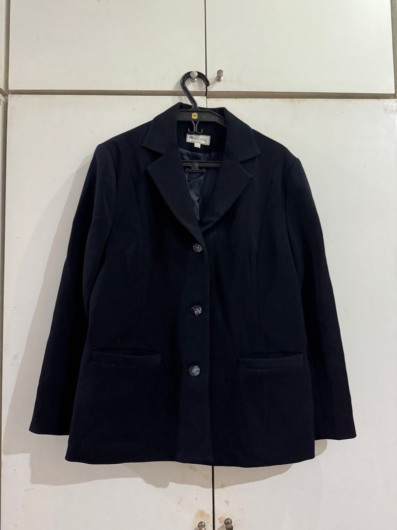 Fall/Winter Black Blazer Jacket (Category: Coats, Jackets and Outerwear) located in Mandaluyong City. Submitted by arabeaaa (Listing ID 1394910196, Image 1). Description: - Bought in a private sale of a celebrity stylist - Still in very good condition - Can fit Small and Medium sizes - RFS: decluttering.