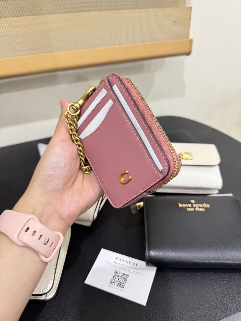 Brandnew Coach Zip Card Case (Category: Luxury Bags & Wallets) located in Burgos, Pangasinan. Submitted by pocketstyle (Listing ID 1394902030, Image 2). Description: New arrival 100% original No inclusions thus selling low.