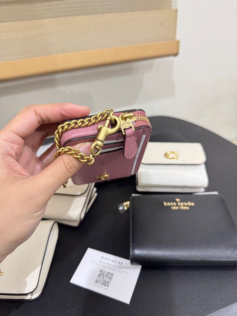 Brandnew Coach Zip Card Case (Category: Luxury Bags & Wallets) located in Burgos, Pangasinan. Submitted by pocketstyle (Listing ID 1394902030, Image 3). Description: New arrival 100% original No inclusions thus selling low.