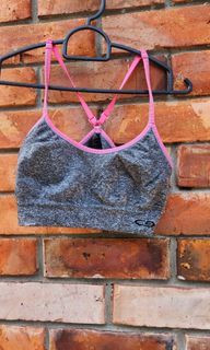 (Category: ) located in . Submitted by izzcloset (Listing ID 1394887843, Image 1). Description: .