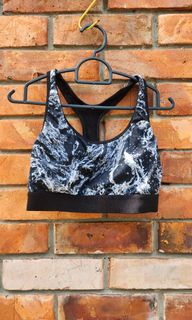 (Category: ) located in . Submitted by izzcloset (Listing ID 1394888683, Image 1). Description: .