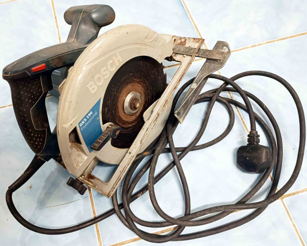 CIRCULAR SAW BOSCH GKS 190 PROFESSIONAL (Category: Construction Tools & Equipment) located in Bay. Submitted by masterjune (Listing ID 1394784716, Image 1). Description: CIRCULAR SAW Brand : BOSCH Model : GKS 190 Professional Made in China Rated Voltage:220-240V~50/60HZ Rated input power : 1400 W No-load speed : 5,200 rpm Saw blade diameter : 184 mm (7”) Maximum Cut Depth : 67 mm Saw blade bore diameter : 20 mm Weight : 4.1 kg.