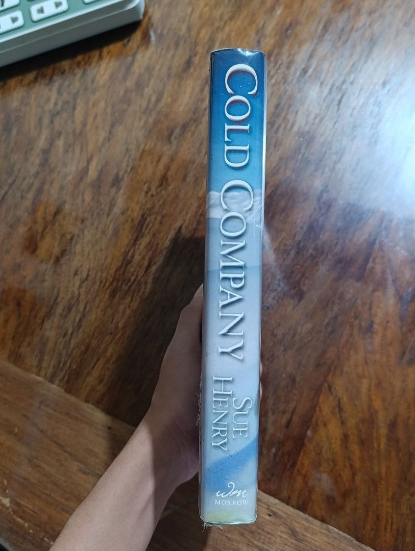 Cold Company by Sue Henry (Hardbound) (Category: Storybooks) located in Bacoor. Submitted by re_vi (Listing ID 1394908847, Image 3). Description: 📦 RFS: - Already read - Decluttering 💸Mode of Payment: Gcash For inquiries, feel free to message me. Thank you!.