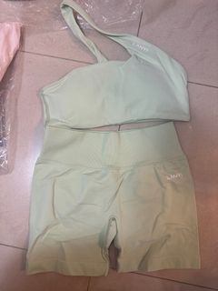 （分類：）位於 。 由 sukiiii3 提交（商品編號 1394963370，圖片 1）。簡介： 。