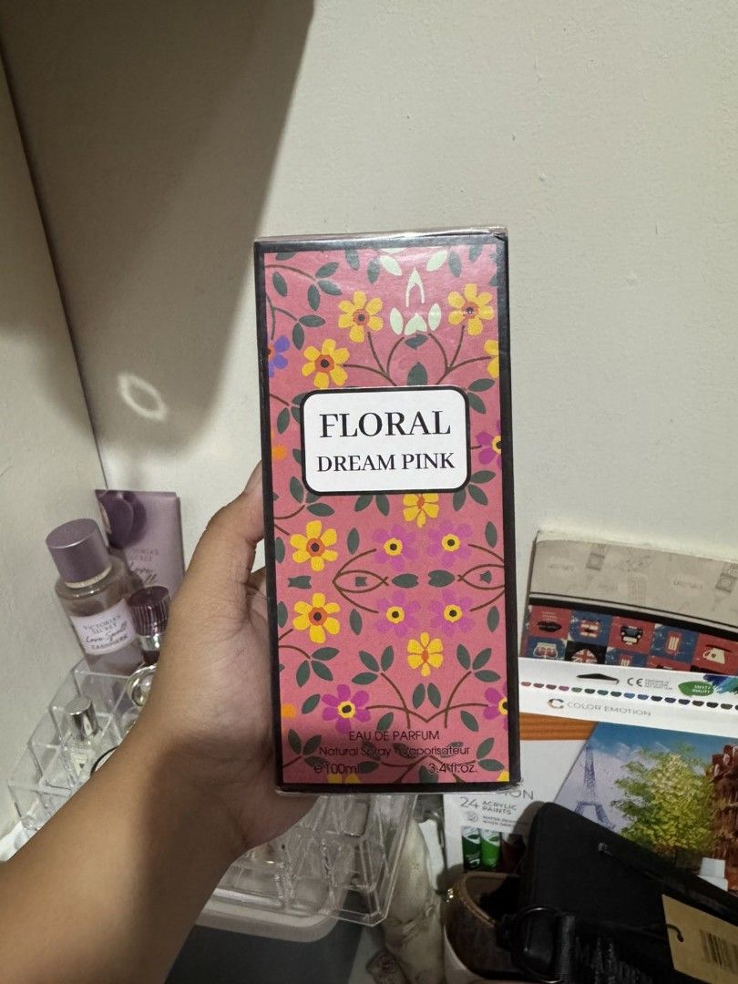 FC Paris Floral Dream Pink Eau de Parfum (Category: Fragrance & Deodorants) located in Muntinlupa City. Submitted by jmmlab (Listing ID 1394786302, Image 1). Description: - FC Paris Floral Dream Pink Eau de Parfum - Beautiful floral design box - Designed and developed in the USA - Box includes product information and ingredients.