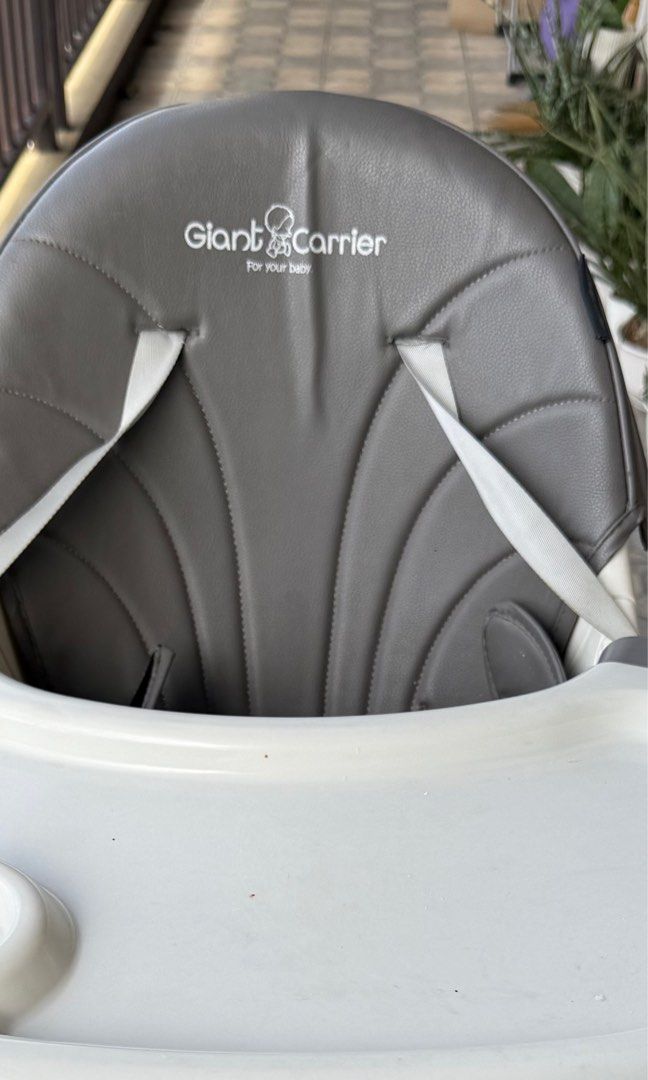 Foldable High Chair (Category: Baby High Chairs) located in Quezon City. Submitted by yeng20 (Listing ID 1394929652, Image 1). Description: .