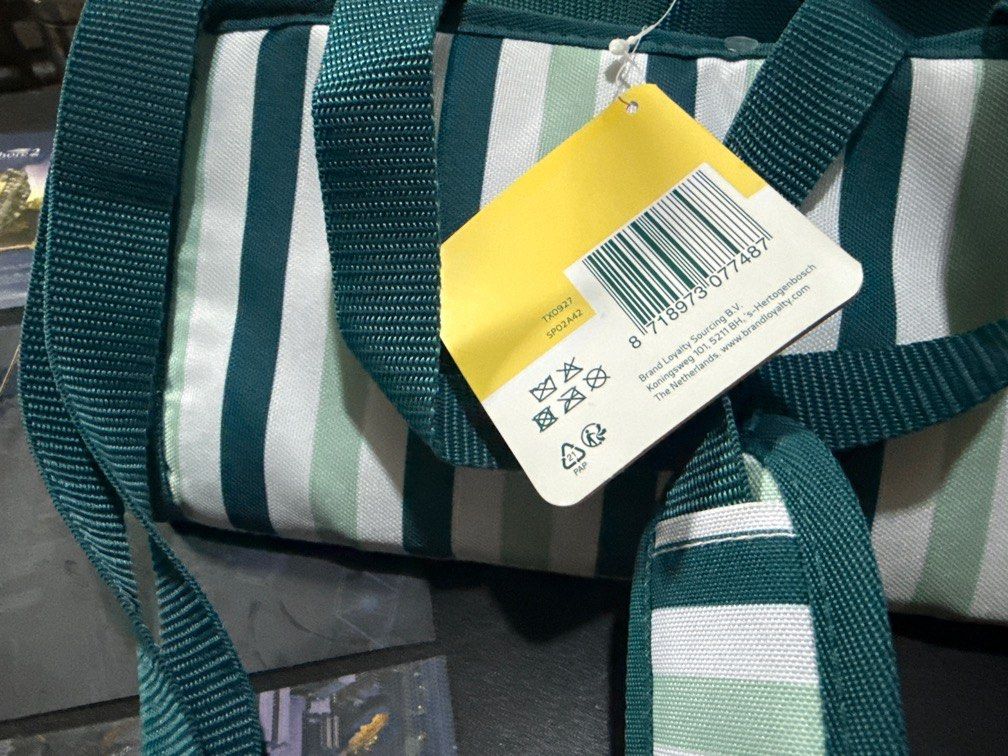 imported cooler and thermal bag (Category: Food Organization & Storage) located in Manila. Submitted by babybulilit (Listing ID 1394872013, Image 2). Description: 1 pc only bought from switzerland see pictures to appreciate.