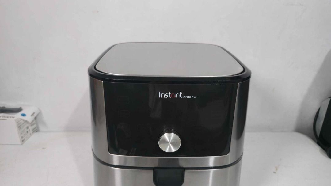 Instant Pot Vortex Plus (Category: Fryers) located in Rizal. Submitted by joan5505 (Listing ID 1394819289, Image 3). Description: Instant Pot Vortex Plus No issue 220V No box Good as new 6.5k.