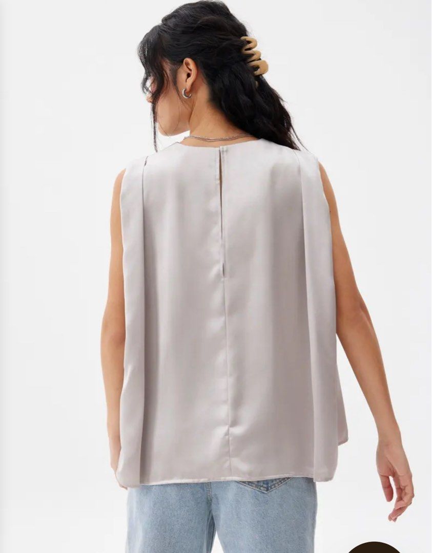 Love Bonito | Satin Boxy Top (Category: Sleeveless) located in Iloilo. Submitted by mn.067 (Listing ID 1394870718, Image 2). Description: Brand new, still with tag Bought for 2,090 Fits small to medium (loose fit) RFS: decluttering.