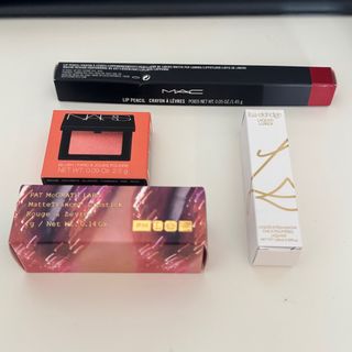 （分類：）位於 。 由 yehzy46 提交（商品編號 1394856257，圖片 1）。簡介： 。