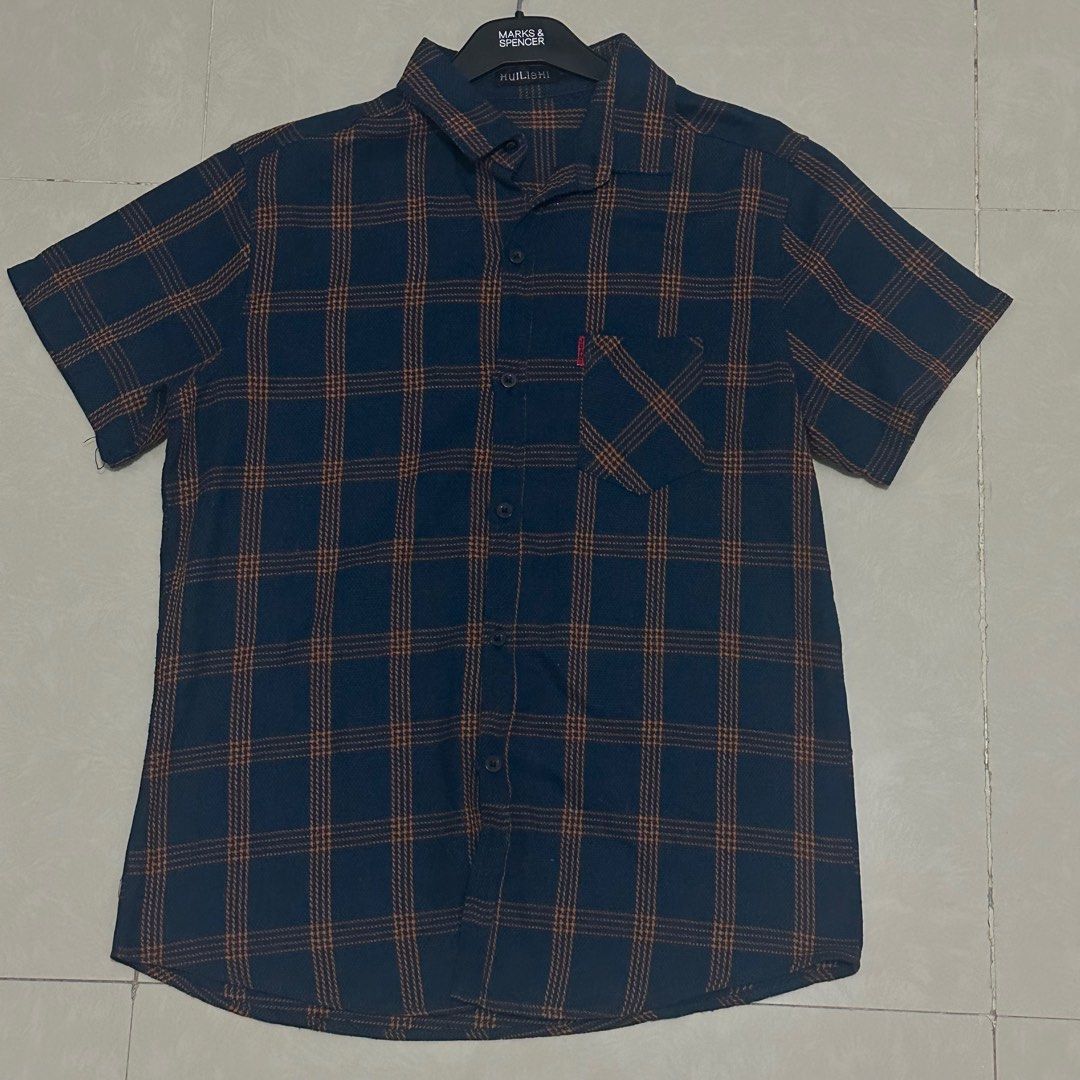Men Short Sleeve Button Up Shirt (Category: Tshirts & Polo Shirts ) located in Muntinlupa City. Submitted by fixinplum (Listing ID 1394946623, Image 1). Description: Men Short Sleeve Button Up Shirt Huilishi Large 25 in. Length 21 in. Width Mode of Payment: GCASH/BPI/Unionbank Mode of Delivery: Lalamove/J&T Express.