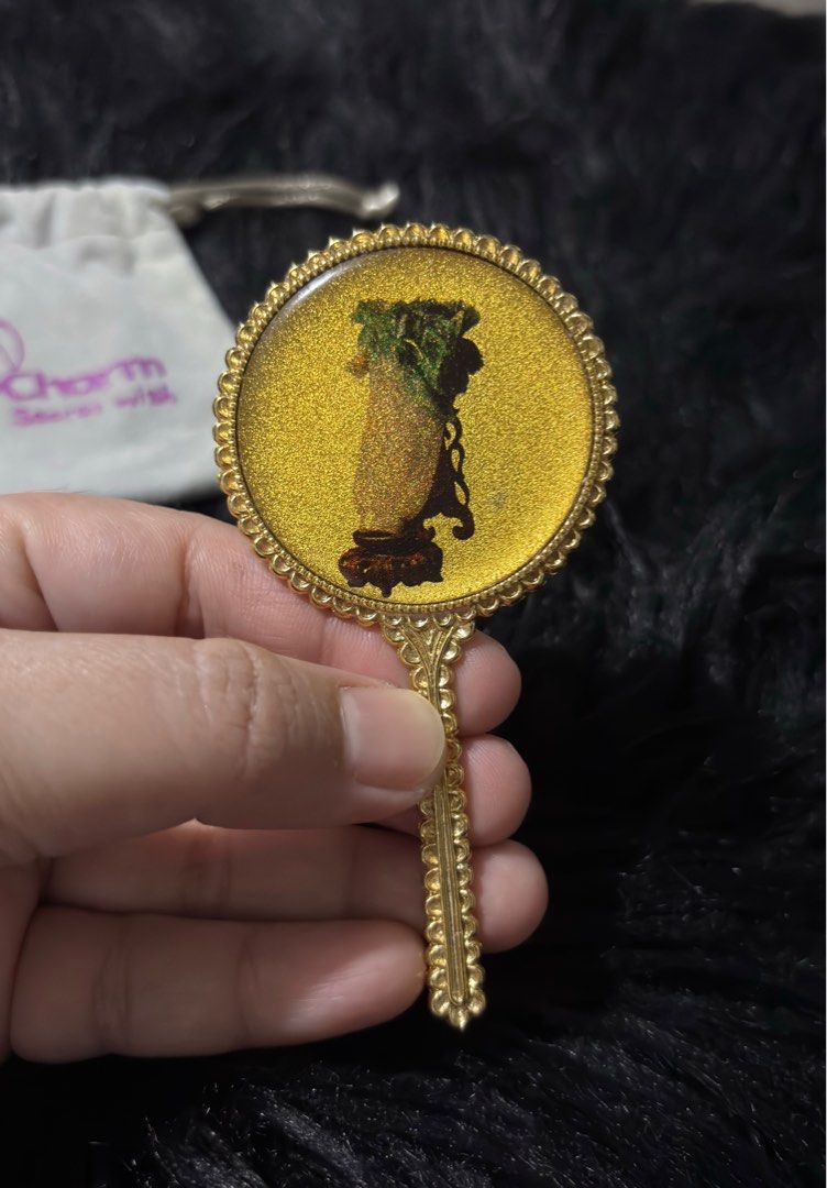 Mini Vanity Mirror (Category: Mirrors) located in Paranaque City. Submitted by dalle_closet (Listing ID 1394804096, Image 2). Description: Length: 10cm Slightly used.
