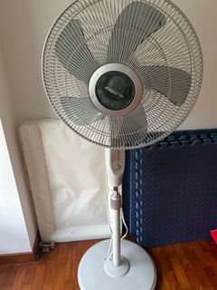 (Category: ) located in . Submitted by ememem14 (Listing ID 1394886817, Image 1). Description: .