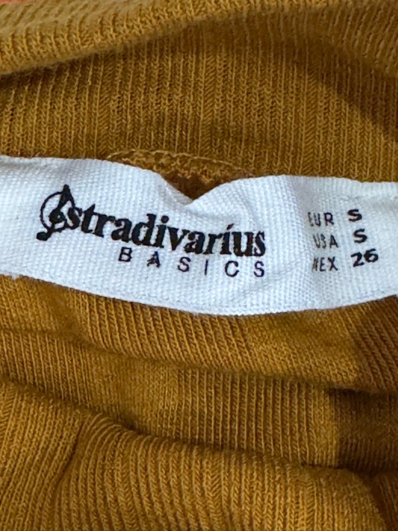 Mustard Longsleeve Mockneck (Category: Longsleeves) located in Mandaluyong City. Submitted by arabeaaa (Listing ID 1394916405, Image 2). Description: - Still in good condition - good for autumn and winter weather - can fit XS or S - RFS: decluttering .