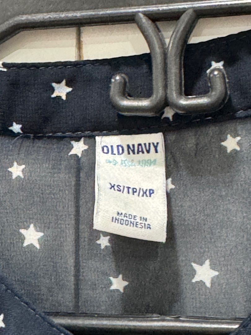Old Navy Blue Blouse (Category: Blouses) located in Mandaluyong City. Submitted by arabeaaa (Listing ID 1394916891, Image 2). Description: - Still in good condition - Brand: Old Navy - RFS: decluttering .