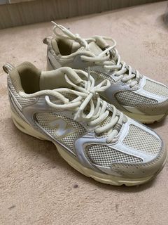(Category: ) located in . Submitted by prelovedby.fs (Listing ID 1394961626, Image 1). Description: .