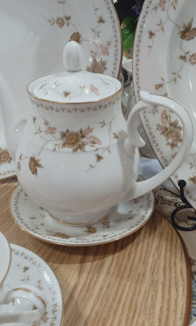 Noritake collection (Category: Coffee & Tea Tableware) located in Cabanatuan. Submitted by miss.maia (Listing ID 1394941548, Image 2). Description: NORITAKE Contemporary pattern EUC Big Serving Platter 16"x 12" (3pcs available) 2500 each EUC Teapot 3000 6duos (cup&saucer) 2500 13k + sf REPRICE 7K ONLY+SF nego for sure buyer J&T or lbc.