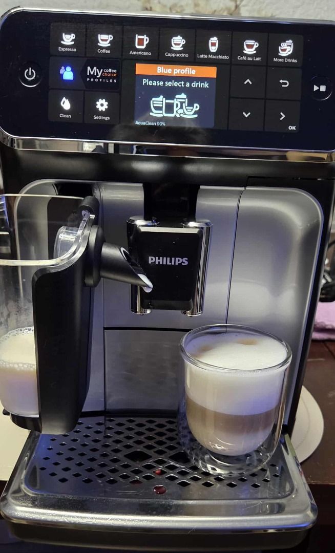 Philips Latte Go 4300 (Category: Coffee Machines & Makers) located in Rizal. Submitted by joan5505 (Listing ID 1394816736, Image 2). Description: Philips Latte Go 4300 Unit with box Demo unit 33k.