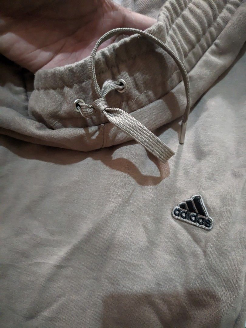 PRELOVE ADIDAS OG LOGO SHORT (Category: Shorts) located in Las Pinas. Submitted by xtin999 (Listing ID 1394857835, Image 2). Description: BRANDNEW CONDITION PARAÑAQUE LOCATION DM.