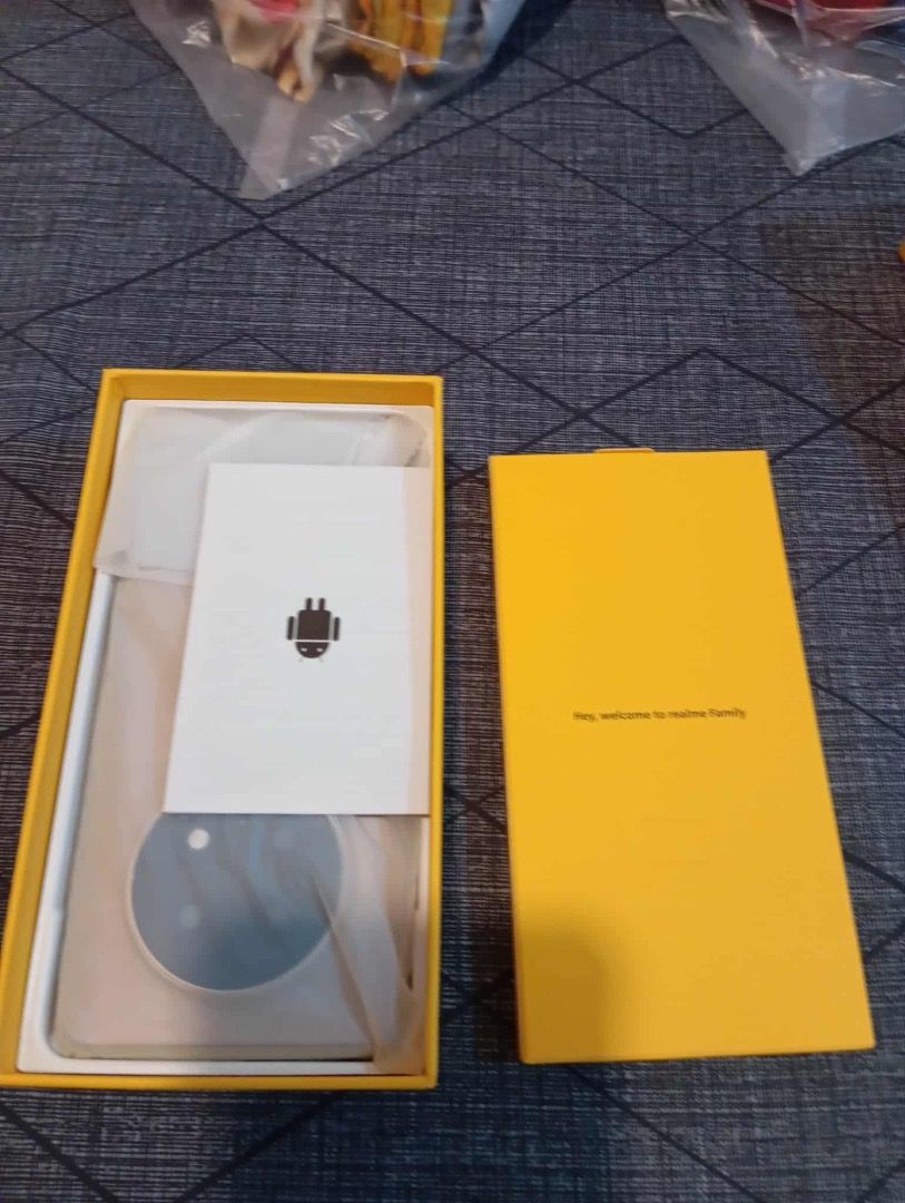 Realme 13 Pro Plus (Category: Realme) located in Pateros City. Submitted by panda.paola (Listing ID 1394802792, Image 2). Description: .